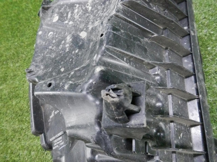 Корпус воздушного фильтра BMW X1 F48 (2015-2022)