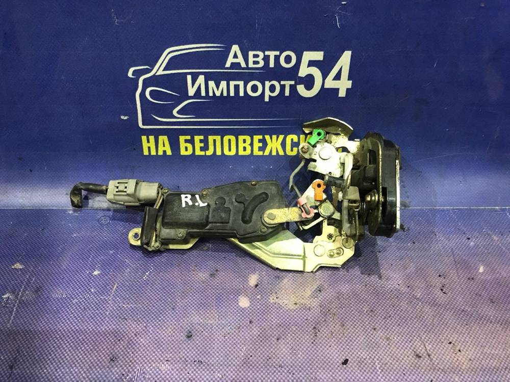 Замок двери задней левой TOYOTA CERES 1992
