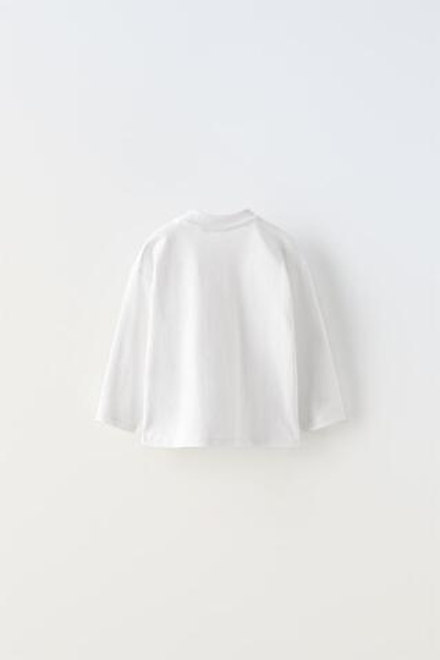 ZARA ОДНОТОННАЯ ФУТБОЛКА С КАРМАНОМ, БЕЛЫЙ