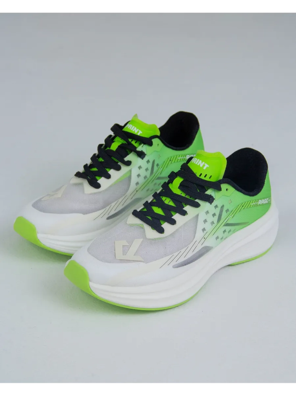 Сетчатые кроссовки с подошвой MICHELIN