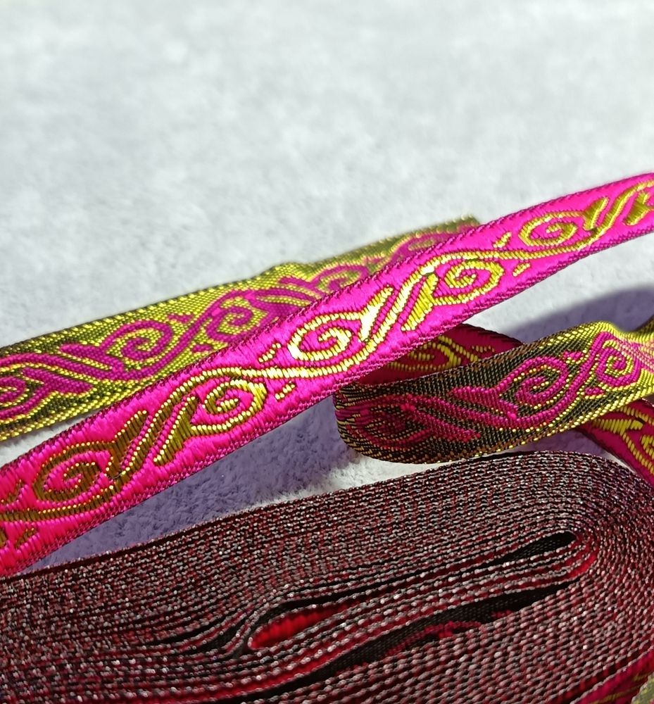 Лента жаккардовая, ш. 1 см.