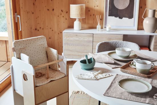 ARYA Стол с белой столешницей с отделкой из меламина на стальных ножках с отделкой под дерево