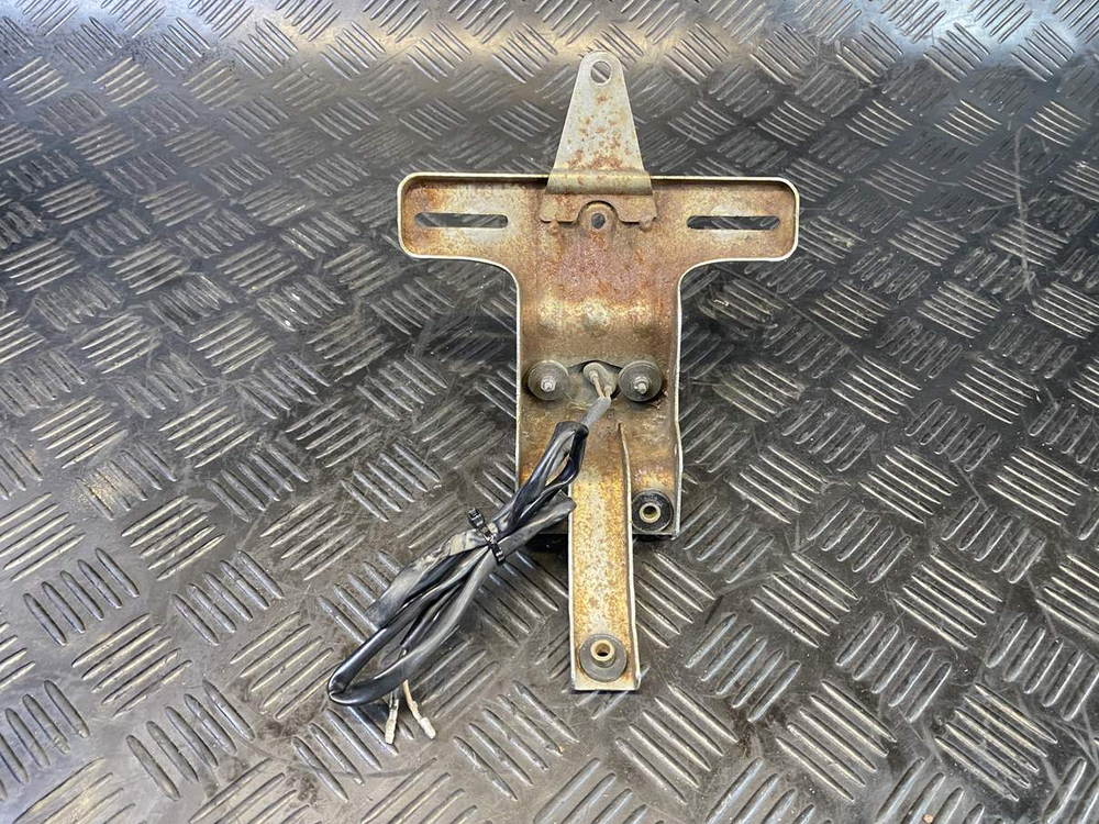 Подсветка номера Suzuki Intruder VS750 VR51A