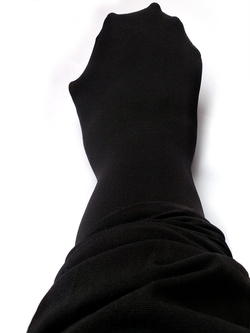 Черные плотные колготы на полные ноги