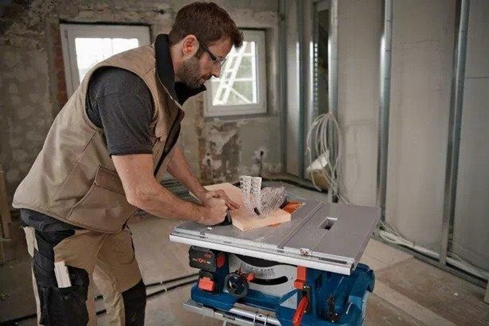 Станок циркулярный аккумуляторный BOSCH GTS 18V-216 0601B44000