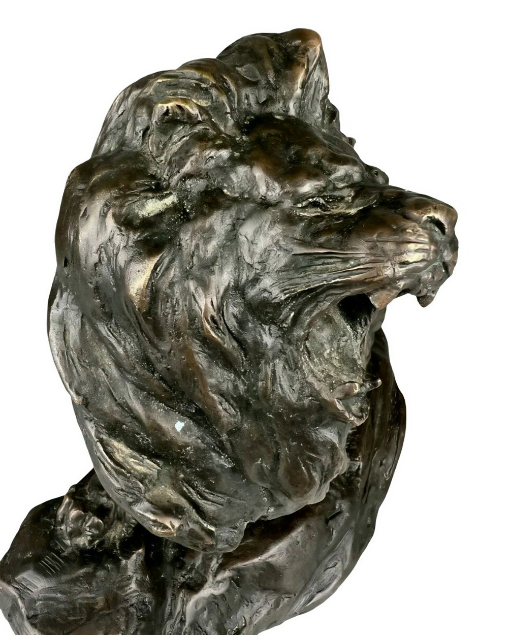 Скульптура "Рычащий лев"