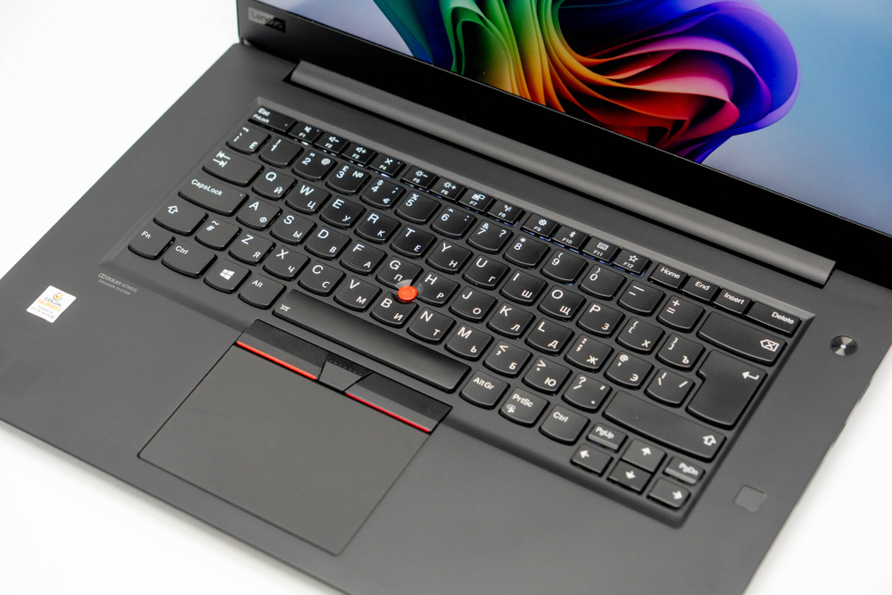 Ноутбук Lenovo ThinkPad P1 Gen 2 ( i7-9850H / Quadro T2000 )