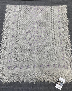 Пуховый палантин ажурный 150х60