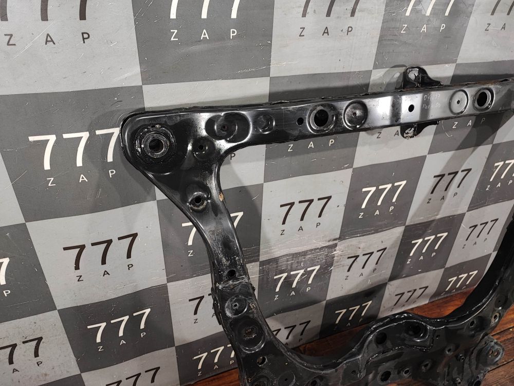 Подрамник передний Toyota RAV4 V 50 Оригинал целый 5110030880