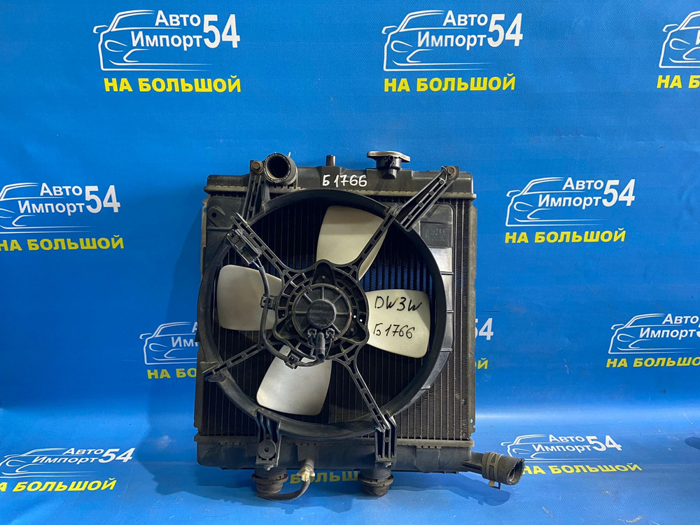 Радиатор двигателя MAZDA DEMIO 1996-1999