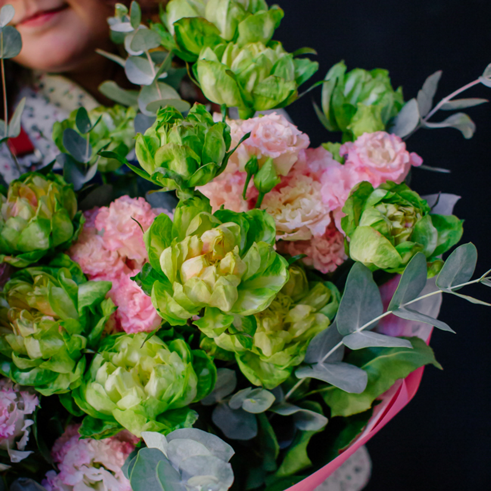 25. Эффектный тропический букет в современном стиле