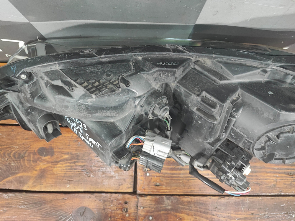 Фара правая Галоген Mitsubishi Pajero Sport 3 15-21 Б/У Оригинал 8301C794