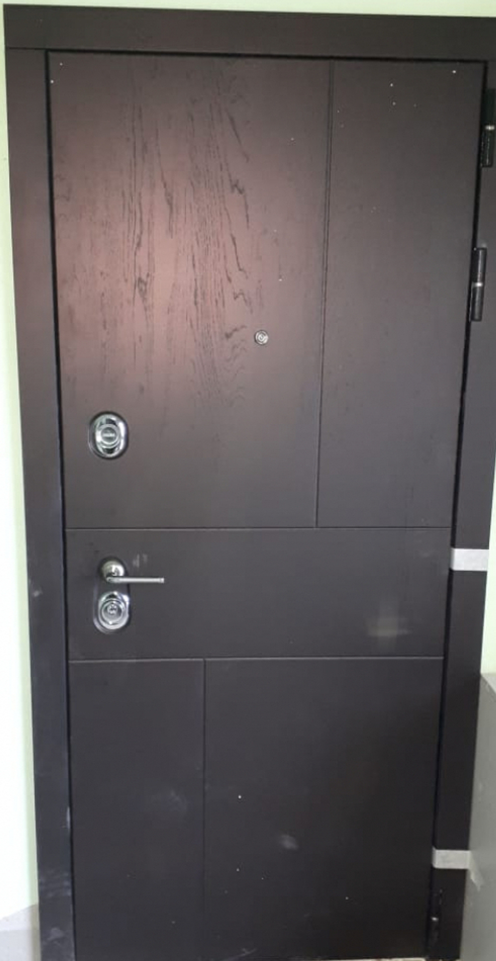 Дверь Входная Лабиринт URBAN С зеркалом 18 Бетон светлый