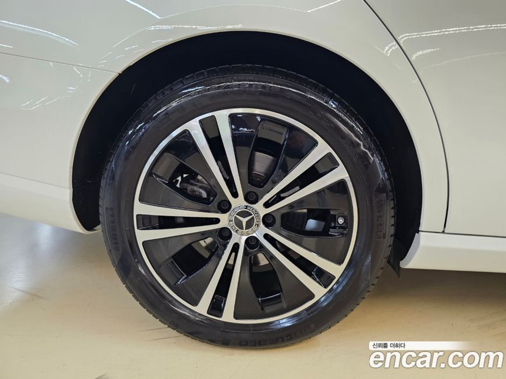 Mercedes-Benz E-Class W213 E250 Avangarde (02.2022)