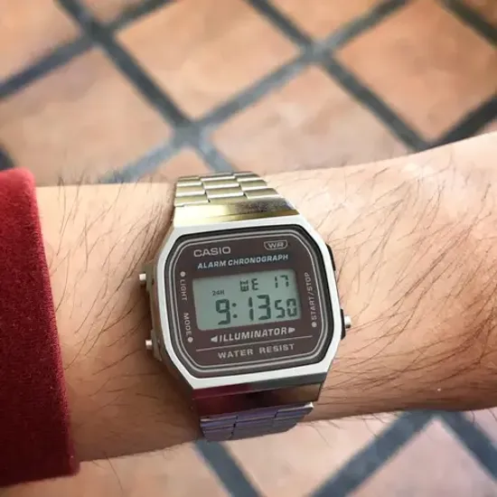 Электронные наручные часы Casio A168WA-5AYES
