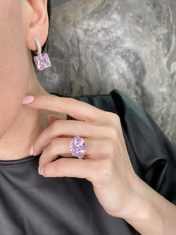 Серьги квадрат с обсыпкой розовые