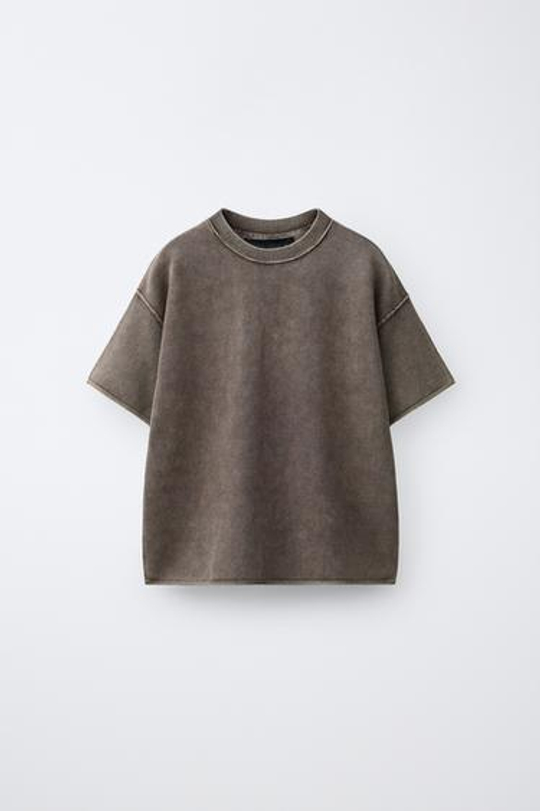 ZARА ФУТБОЛКА ИЗ ТРИКОТАЖА С ЭФФЕКТОМ ПОТЕРТОСТИ, ЦВЕТ РЖАВЧИНЫ