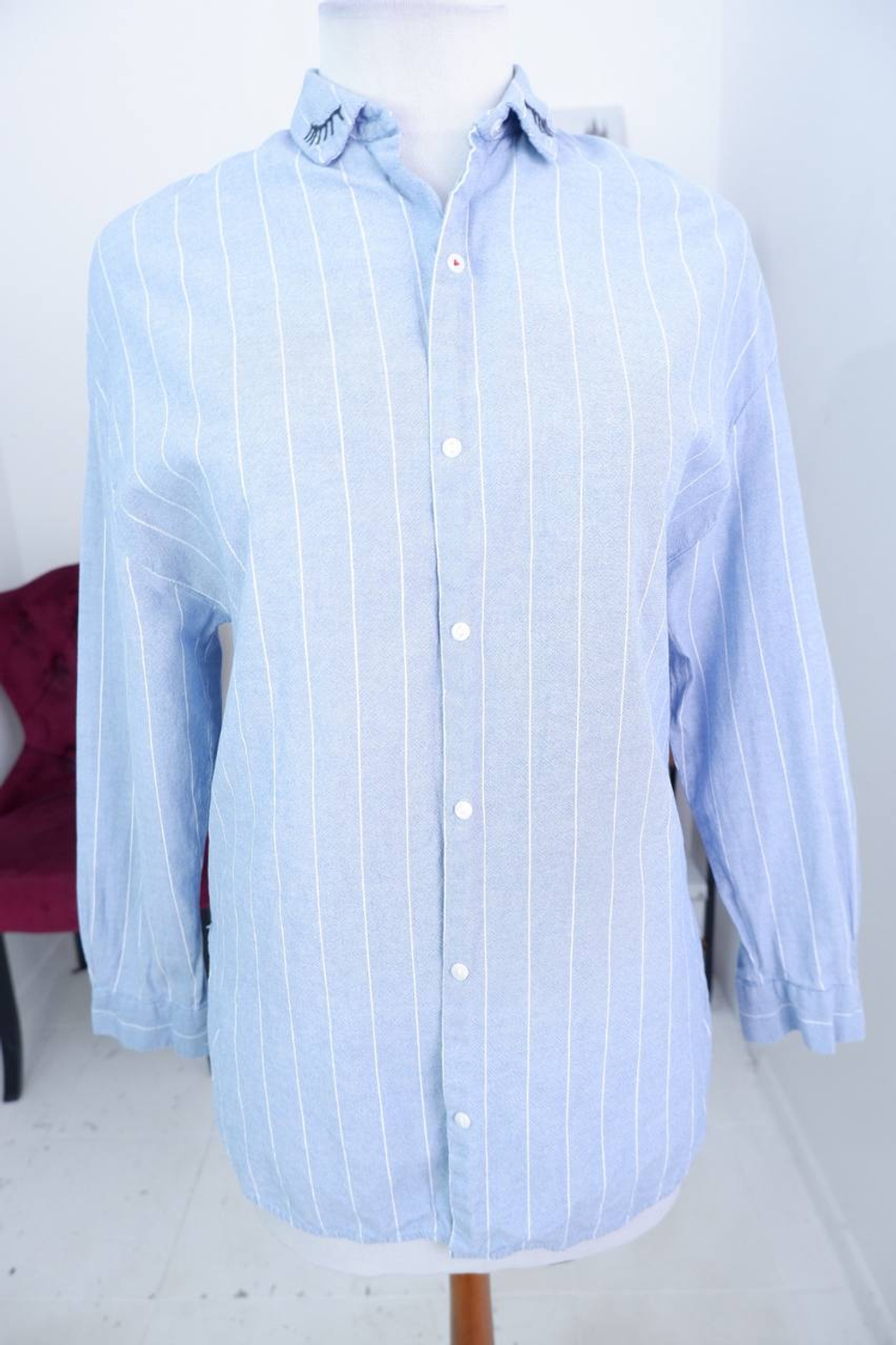 Рубашка Zara с интересной вышивкой на воротнике, маркировка S, 44 размер