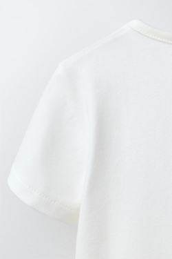 ZARA ФУТБОЛКА С СЕРДЕЧКОМ, ЖЕЛТОВАТО-БЕЛЫЙ