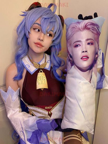 Мини дакимакура Ким Хонджун из Эйтиз арт. M1049, 60х20 см