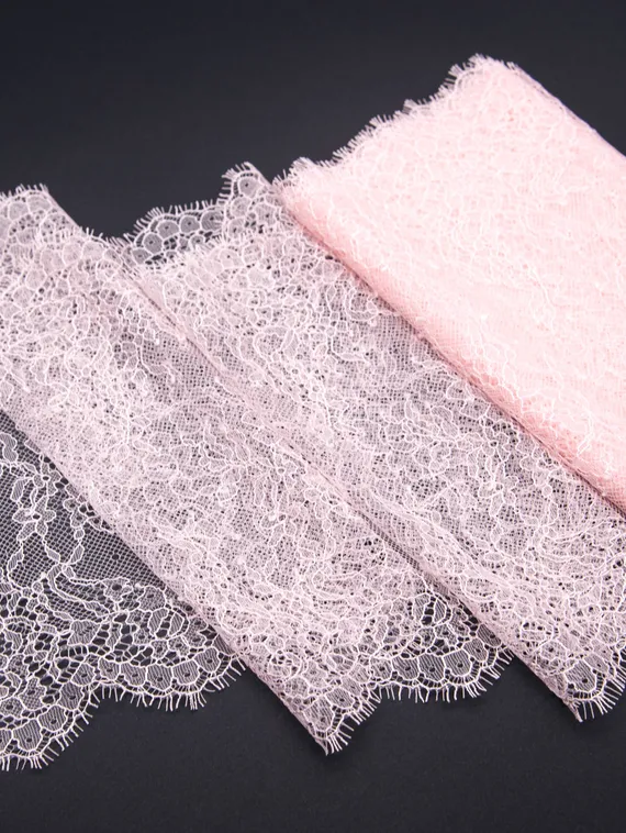 01-11 Кружево шантильи 23 см, цветочно-розовый