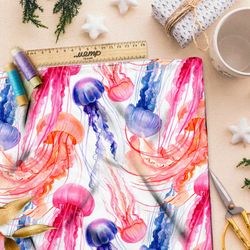 Ткань дюспо большие разноцветные медузы на белом фоне