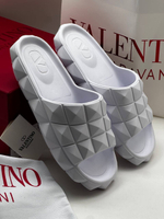 Шлепанцы Valentino