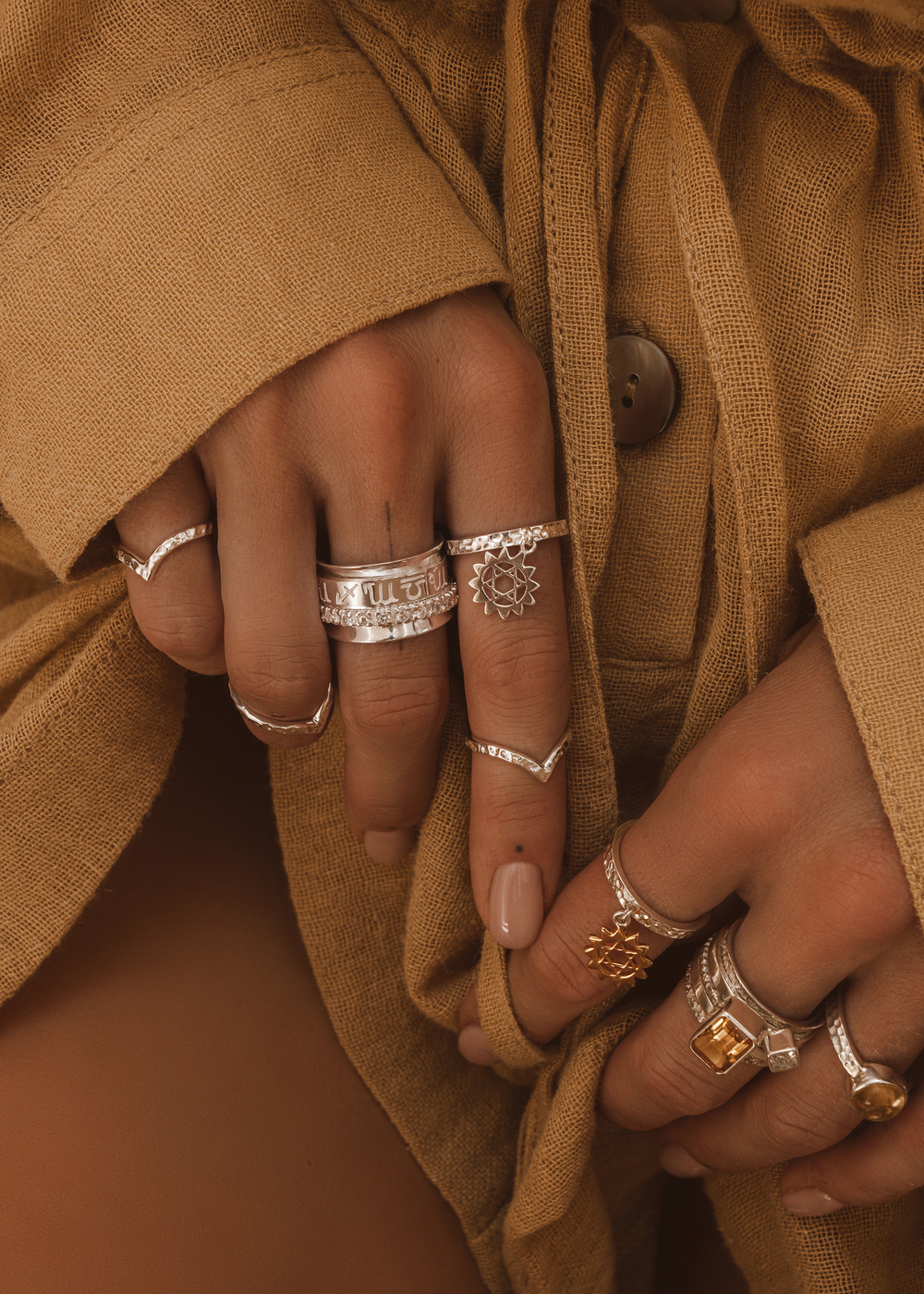 Кольцо «Зодиак» с белыми цирконами