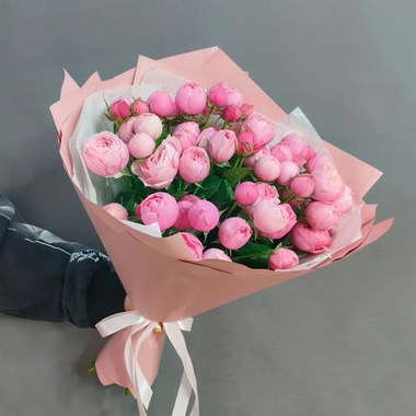 Букет из 9 кустовых пионовидных роз "Силва Пинк"