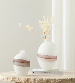 Ваза Flowing white vase A