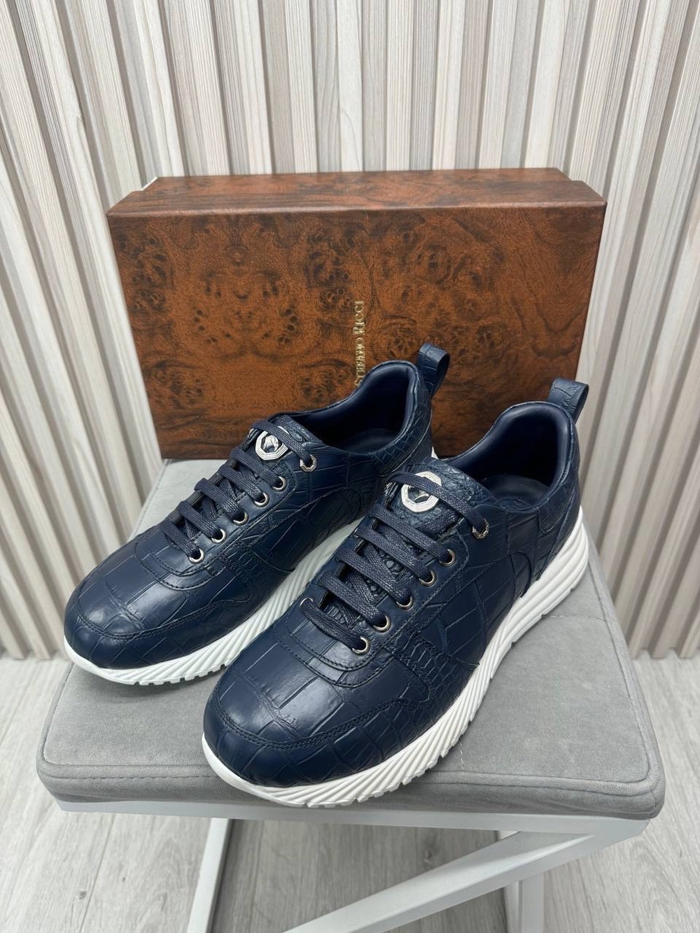 Кроссовки Stefano Ricci из кожи крокодила