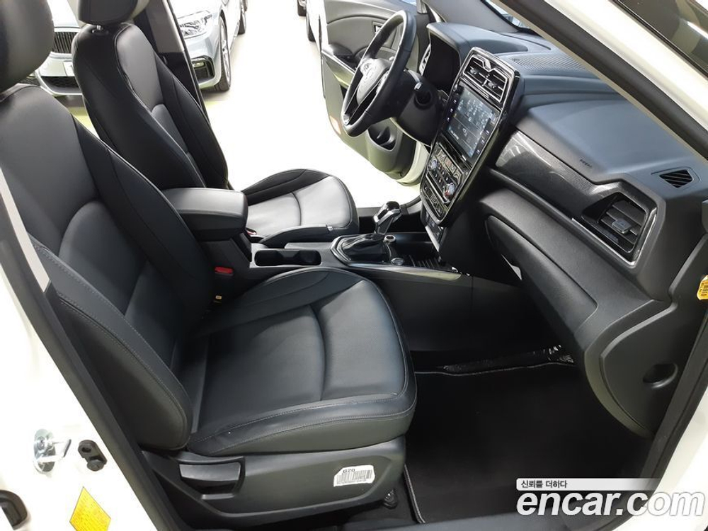 KG Mobility (Ssangyong) Very New Tivoli Бензин 1.5 2WD (03.2020)