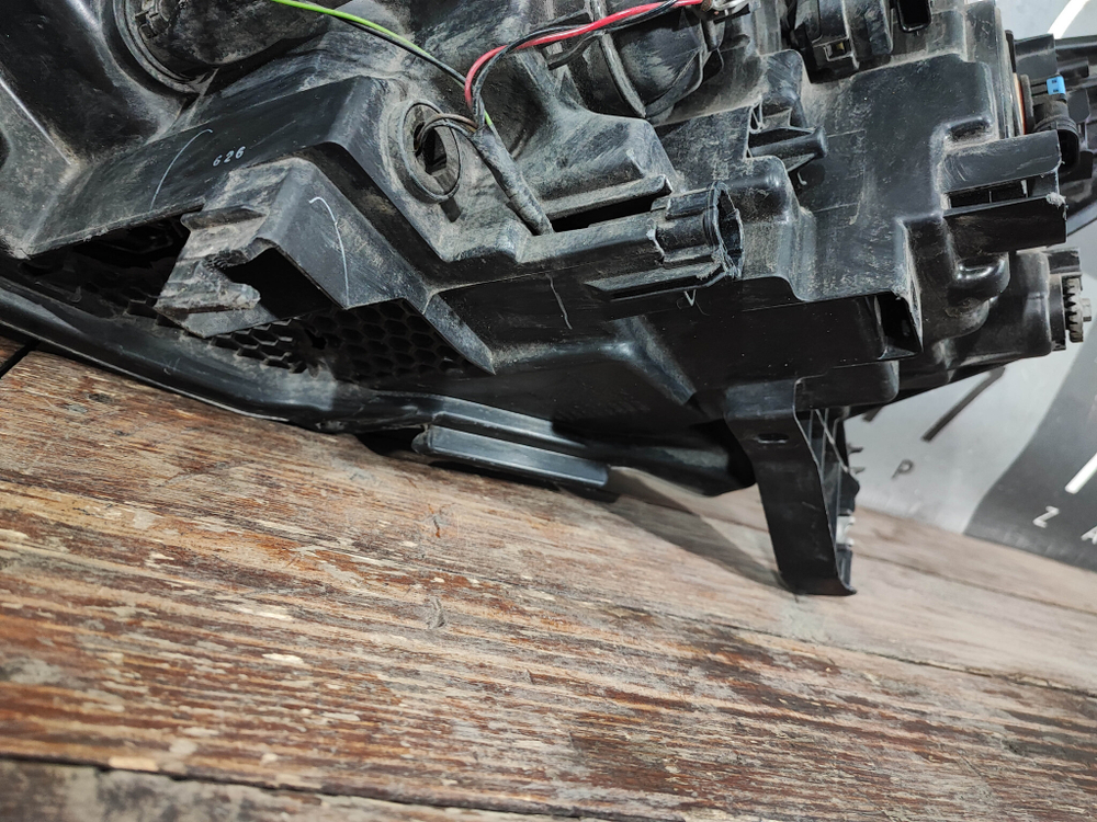 Фара правая галоген Nissan Qashqai 2 (J11) 13-19 Б/У Оригинал 260104EH2A