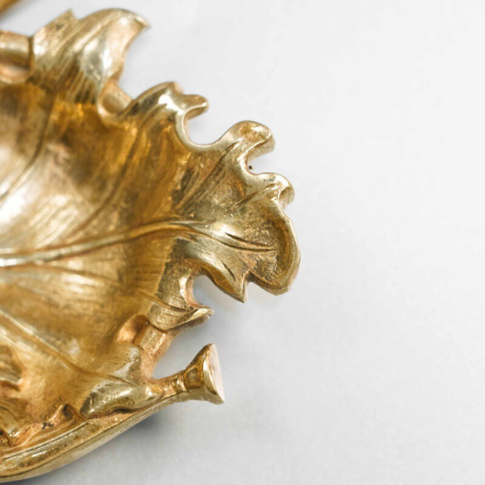 Антикварная латунная пепельница в охотничьем стиле