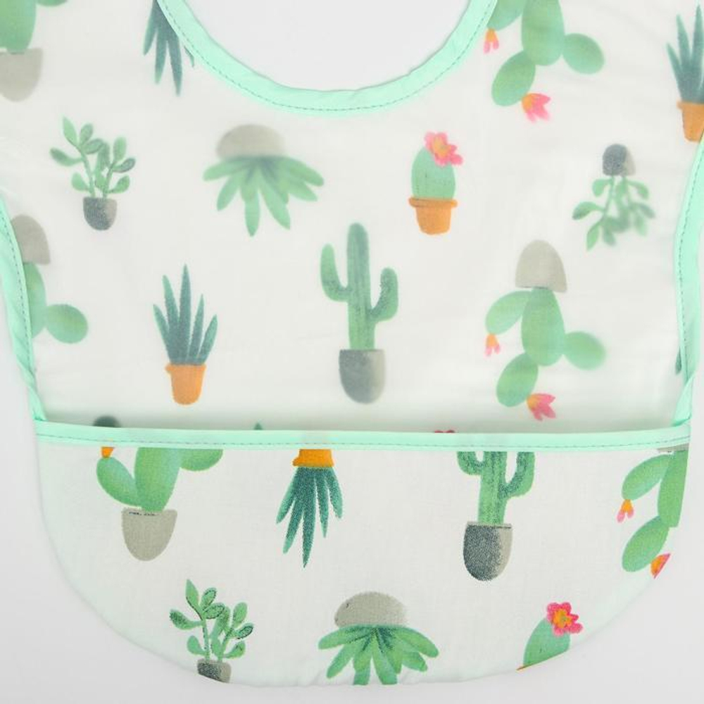 5553820 Нагрудник детский непромокаемый, с карманом «Кактусы», цвет зелёный