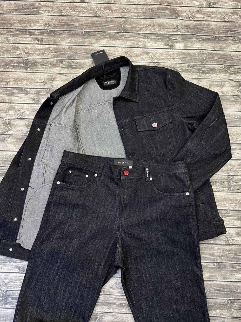 Джинсовый костюм Kiton