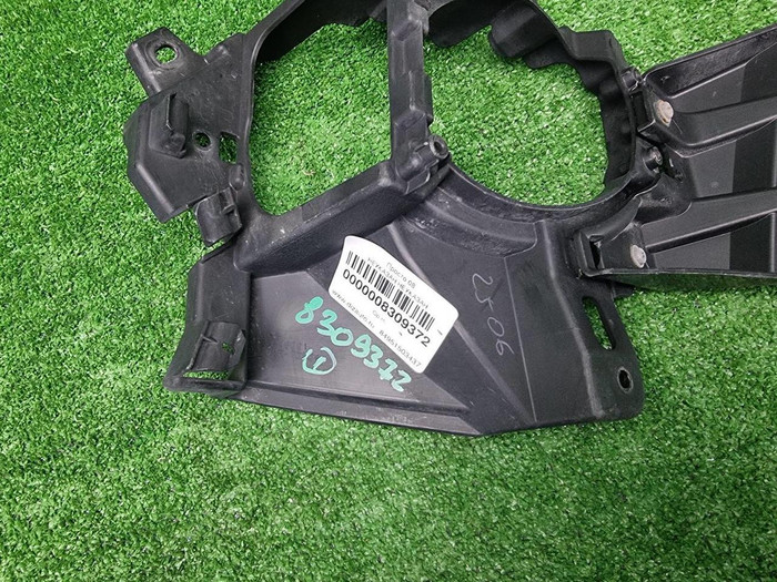 Кронштейн ПТФ правый Lexus RX 4 (2015-2019)