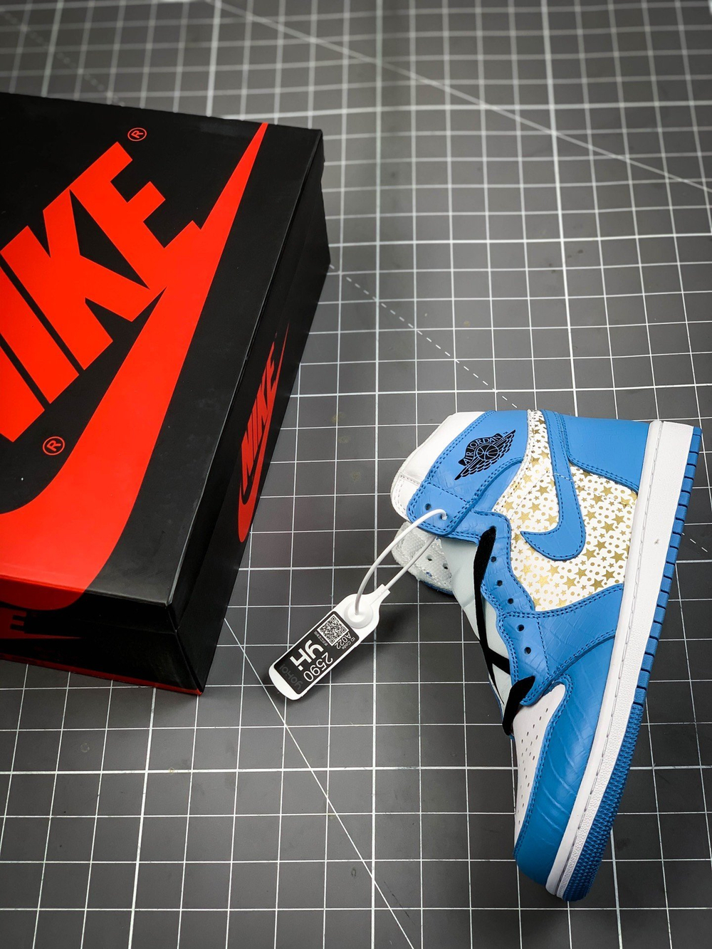 AIR JORDAN RETRO 1 HIGH OG X SUPREME WHITE/BLUE/GOLD-BLACK