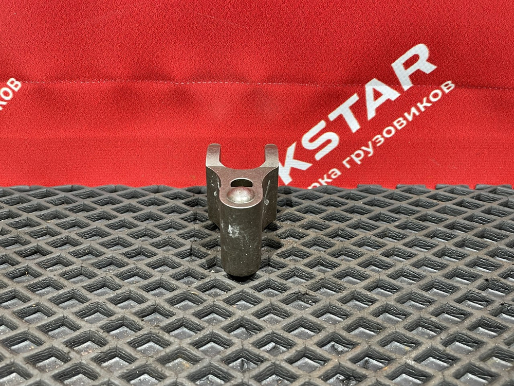 Кронштейн форсунки топливной