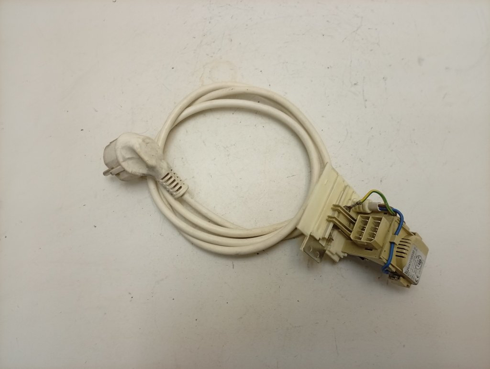 ARXL100 кт69 Сетевой фильтр для стиральной машины Hotpoint-Ariston PLF00472705100 б/у