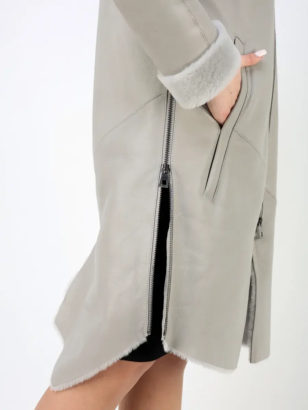 Дубленка зимняя натуральная с капюшоном