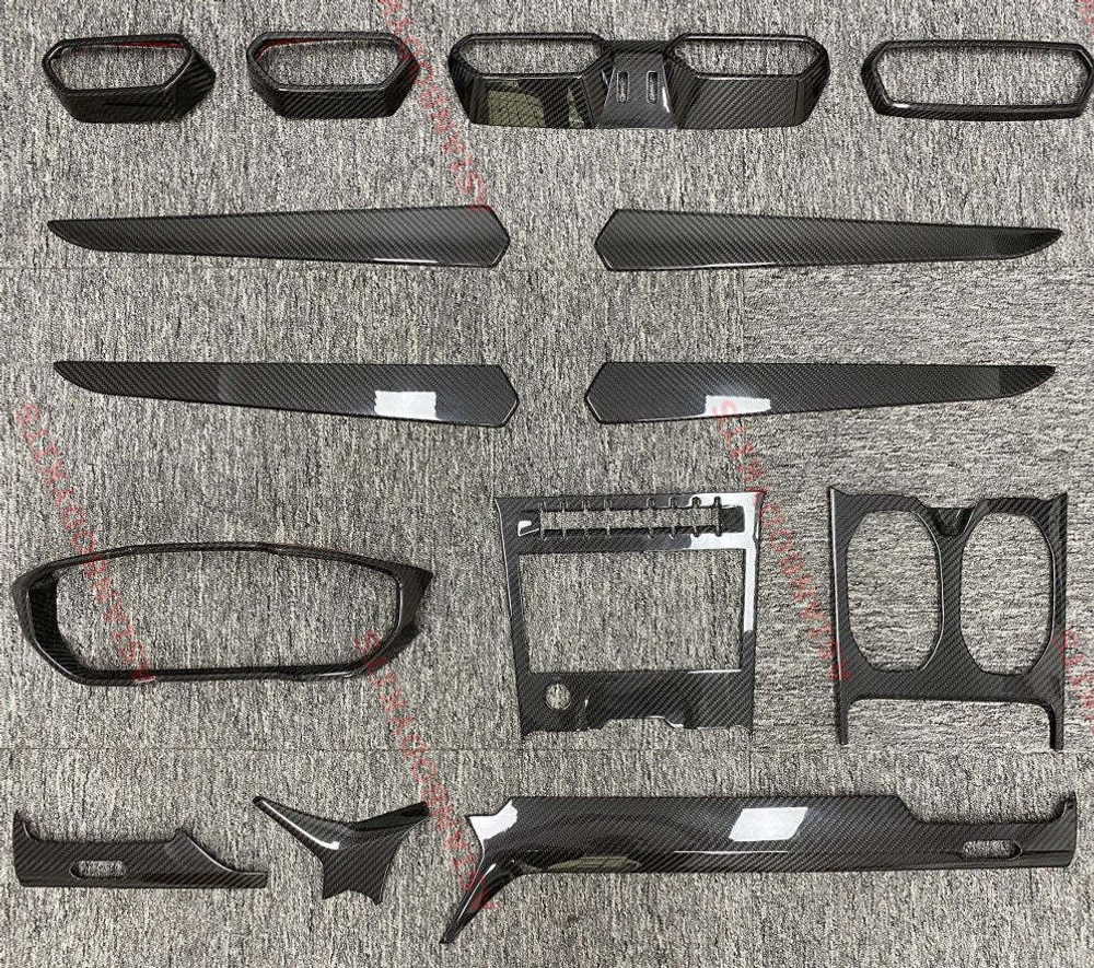 Карбоновый интерьерный комплект для Lamborghini Urus 2018+ Ламборгини Урус