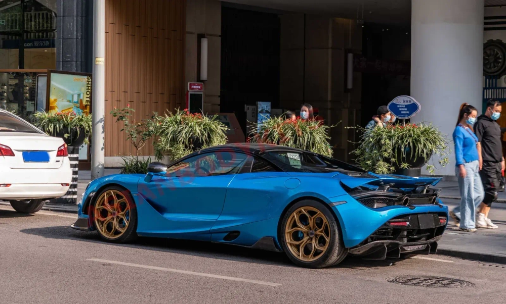 Карбоновый диффузор заднего бампера на замену для McLaren 720S 2017-2023 МакЛарен тюнинг