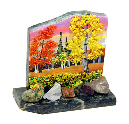 Скол камня (змеевик) с рисунком и минералами " Осень" 110-50-100 мм вес 400 гр.
