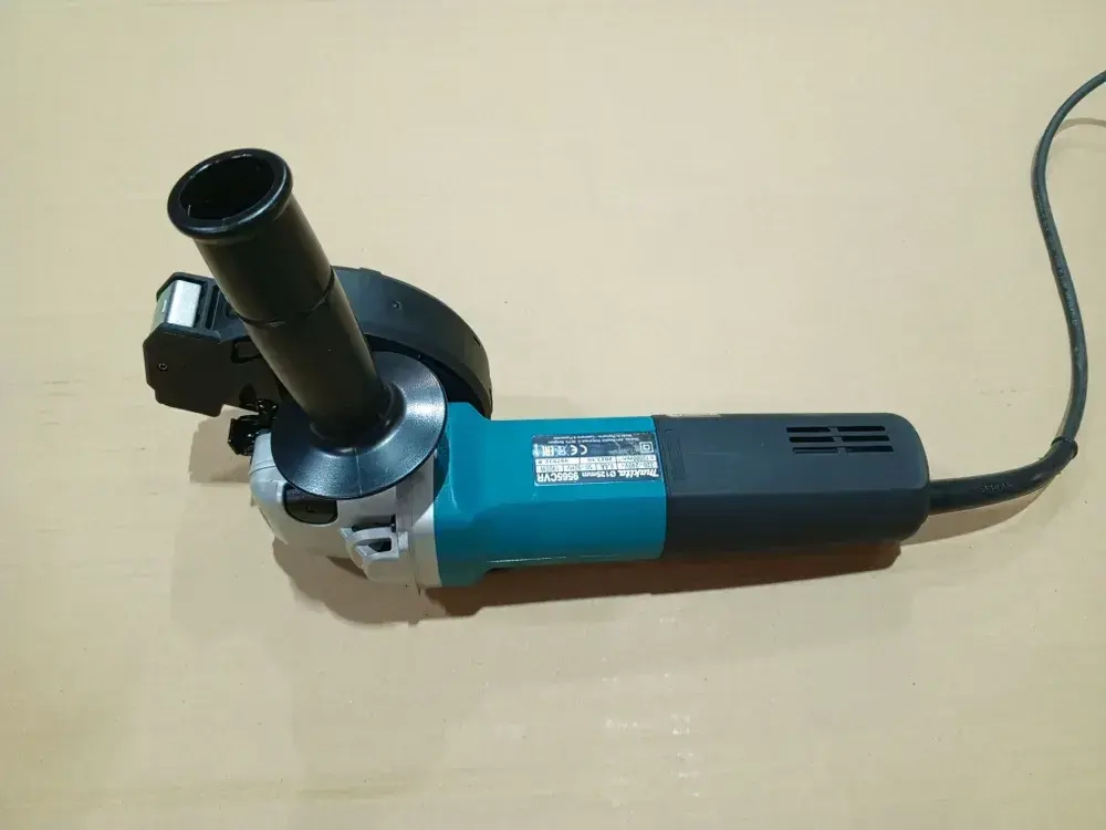Угловая шлифовальная машина Makita 9565CVR 1400Вт. 125мм. 12000об/мин.