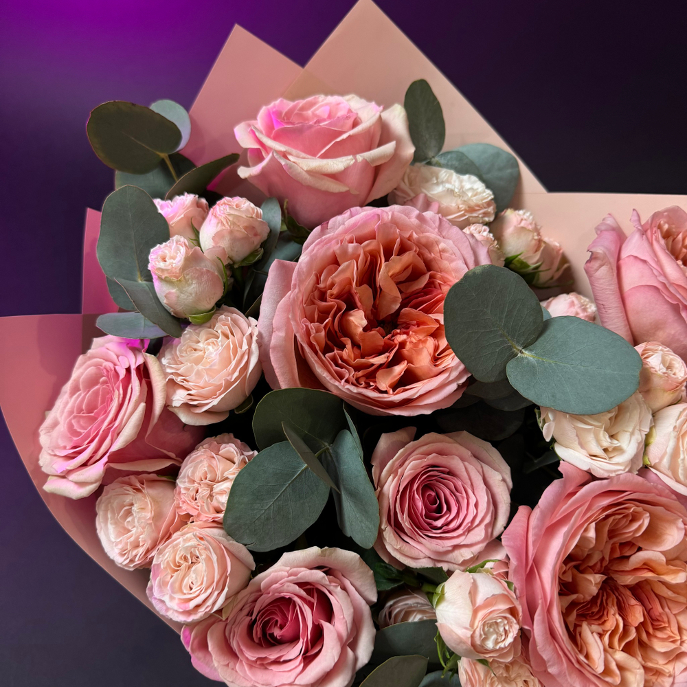 заказать онлайн в Москве букет пионовидных роз