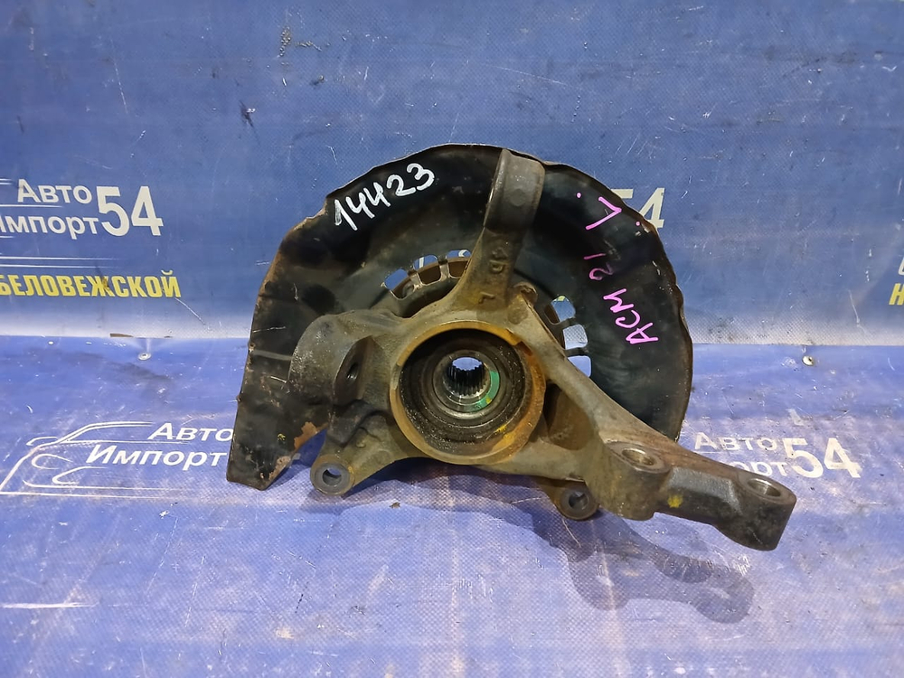 Ступица передняя левая TOYOTA IPSUM 2001-2009