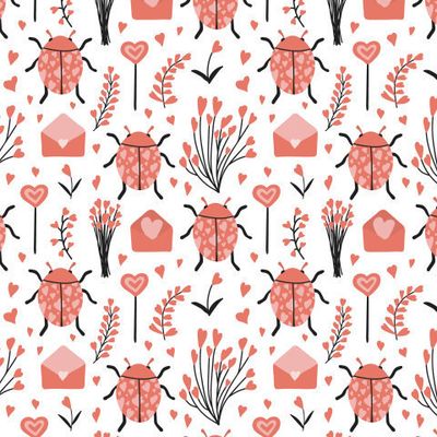 Принт с божьими коровками, цветами и сердечками