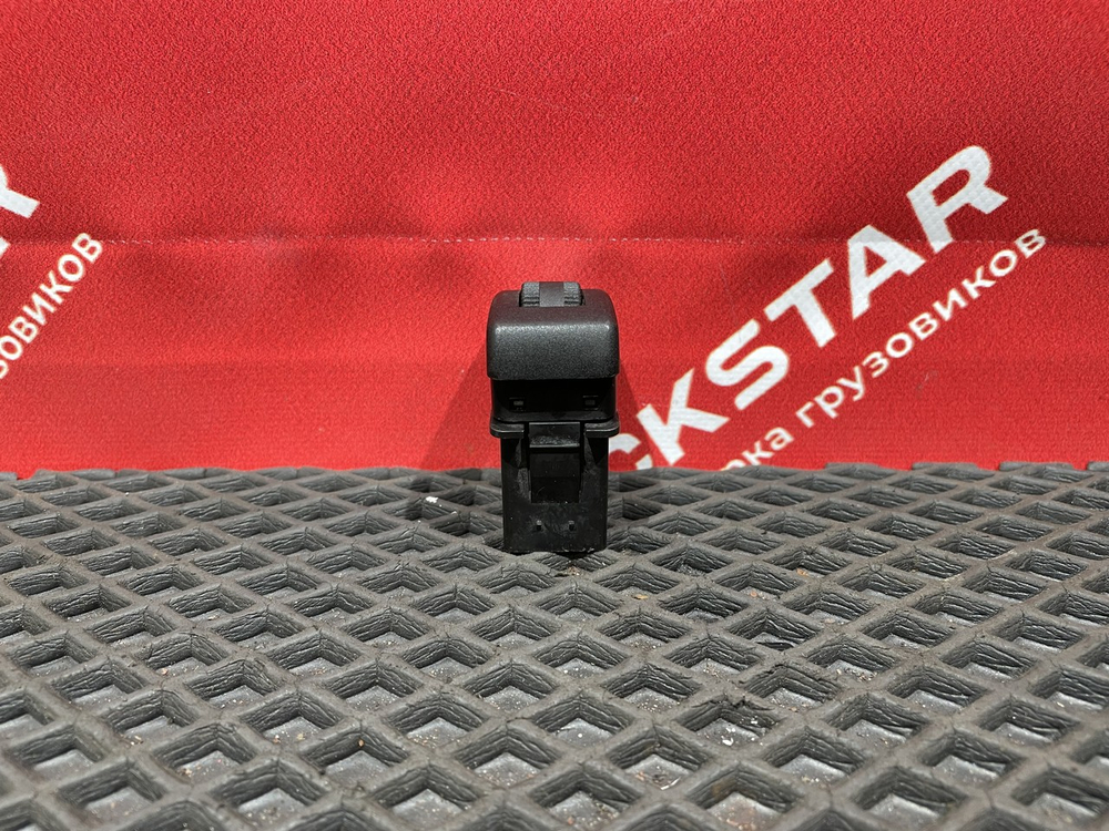 Кнопка освещения панели приборов