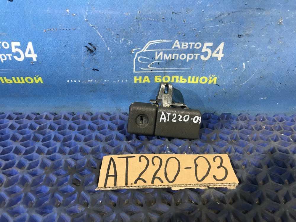 Бардачок пассажирский TOYOTA AVENSIS 1999